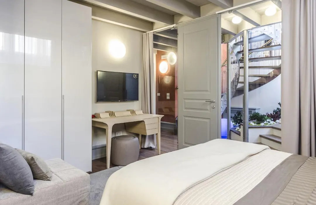 Venice New Luxury Residence-1